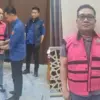Kejaksaan Agung menahan dua jaksa dalam kasus dugaan pemerasan pada perkara ITE. (Foto: Dok Kejaksaan Agung RI