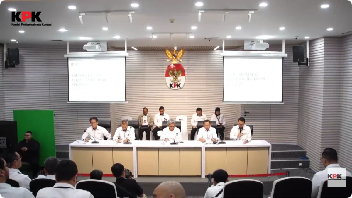 KPK Paparkan Laporan Penindakan Sepanjang 2025: 11 Operasi Tangkap Tangan Konferensi pers Kinerja Akhir Tahun KPK 2025 di Gedung Merah Putih KPK, Jakarta, Senin (22/12/2025). (Foto: Ta