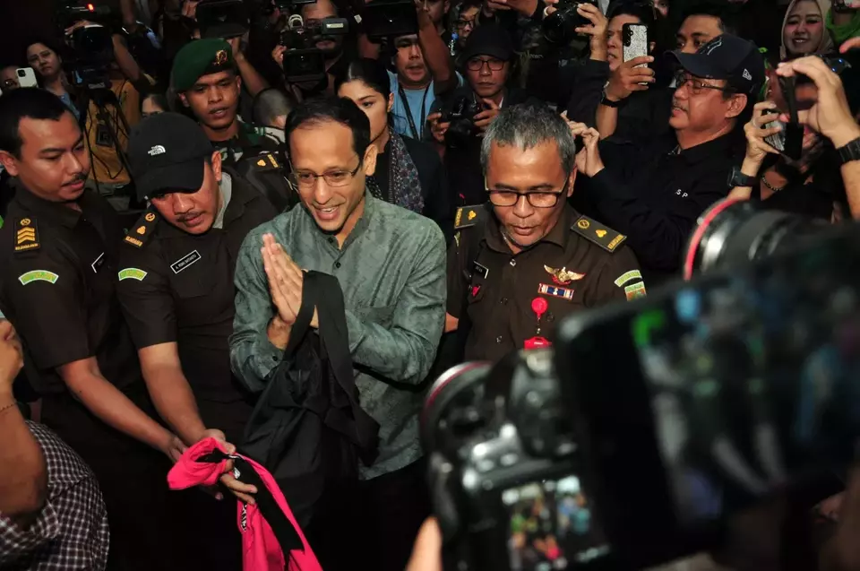 Nadiem Makarim Didakwa Terima Uang Kasus Korupsi Pengadaan Laptop Berbasis Chromebook Rp809.596.125.000 Nadiem Makarim pada Senin (5/1) ini menghadiri sidang dan menyampaikan Eksepsi atau Nota Keberatan Pribadi ata