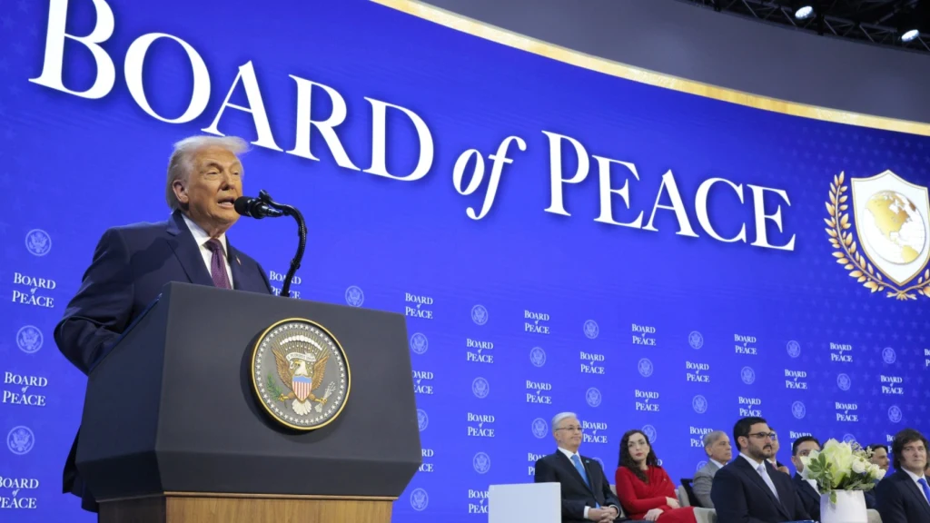 Indonesia Gabung Board of Peace, MUI: Dewan Perdamaian Beri Ruang Israel, Bentuk Nyata Neo Kolonialisme Presiden AS Donald Trump saat upacara penandatanganan piagam Dewan Perdamaian pada pertemuan tahunan ke-56 For