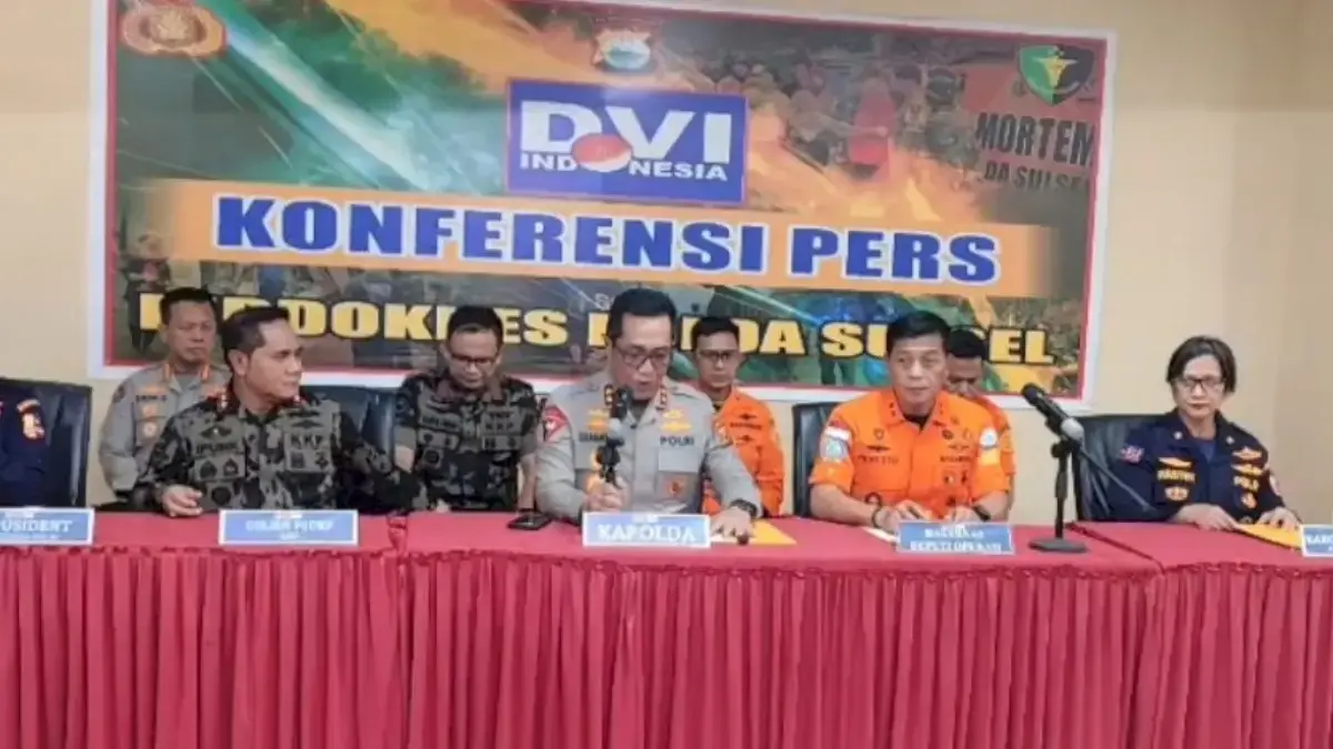 7 Jenazah Korban Insiden Pesawat ATR 42-500 Berhasil Diidentifikasi Tim DVI, Berikut Ini Identitasnya Tim Disaster Victim Identification (DVI) Biddokes Polda Sulsel kembali mengungkap identitas tujuh kantong jena