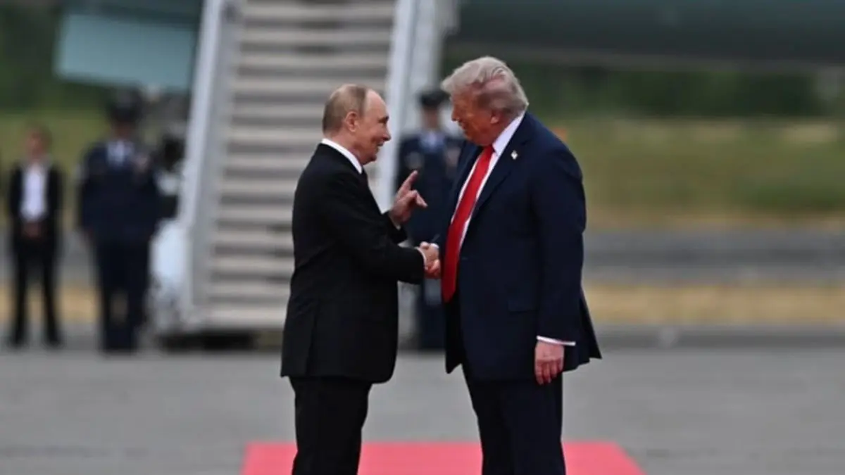 Syarat Khusus Putin untuk Sumbang Rp16 Triliun ke Board of Peace Presiden Rusia Vladimir Putin bersama Presiden AS Donald Trump di Alaska. (FOTO via Instagram @russian_kremlin