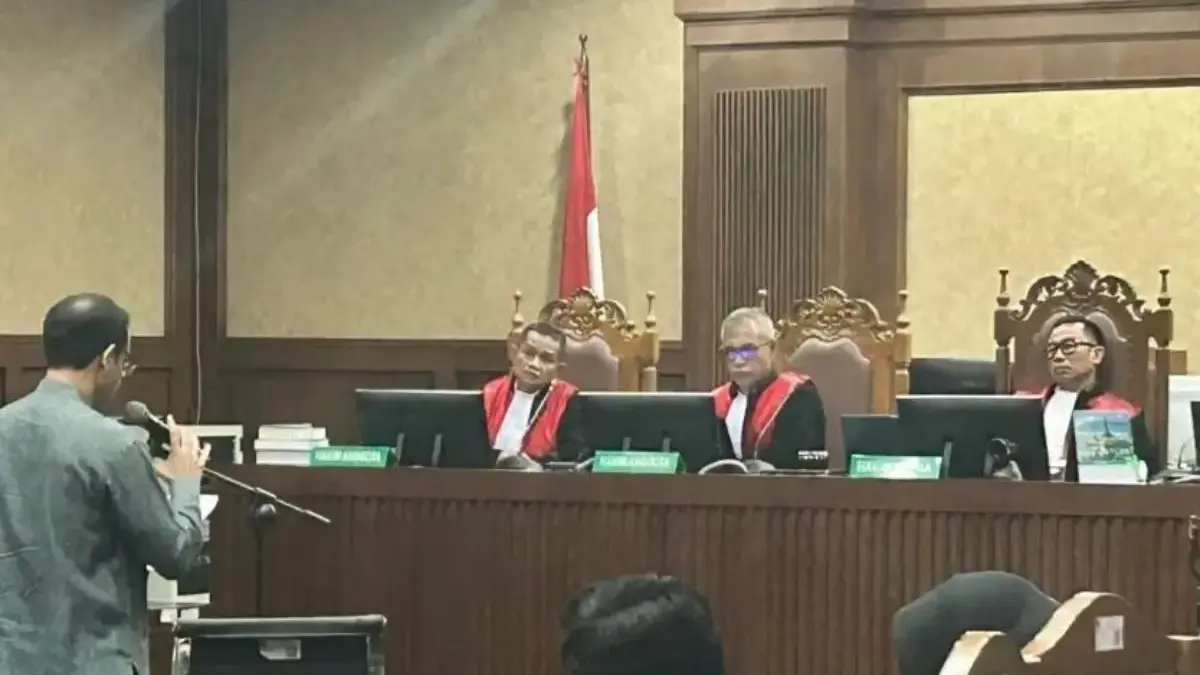 Terdakwa kasus dugaan korupsi Chromebook, Nadiem Anwar Makarim membacakan nota keberatan (eksepsi) dalam sidan