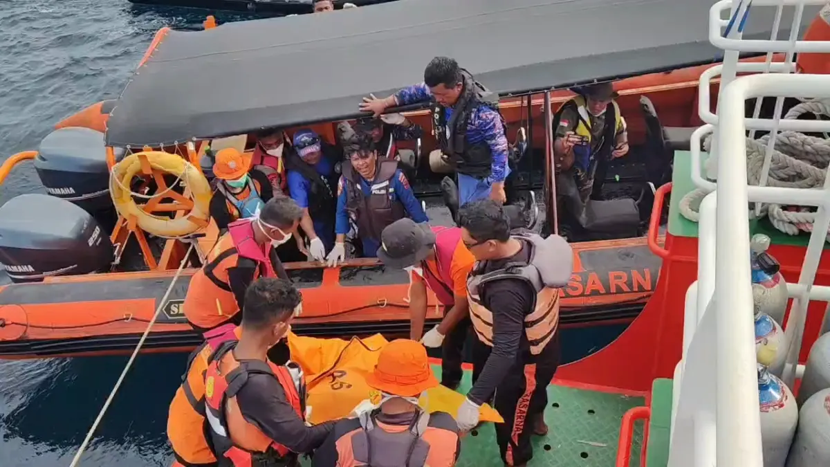 Tim SAR Gabungan berhasil menemukan 1 jenazah, anak dari Pelatih Tim Putri Valencia B, dalam tragedi KM Putri