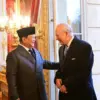 Presiden Prabowo Subianto tampak berbincang dengan Raja Charles III sebelum menemui kelompok filantropi lingku