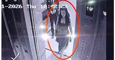 Polisi menunjukkan kamera pengawas (CCTV) pemengaruh (influencer) Lula Lahfah di apartemen sebelum ditemukan m