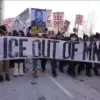 Ribuan warga Minneapolis dan pelajar di sejumlah kota AS memprotes operasi imigrasi agen ICE di bawah pemerint