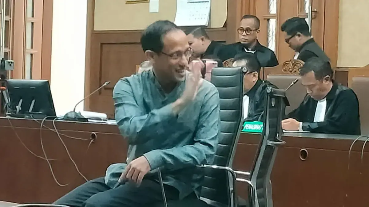 Tampak mantan Mendikbudristek Nadiem Makarim mengikuti sidang kasus dugaan korupsi Chromebook, Selasa (13/1/20