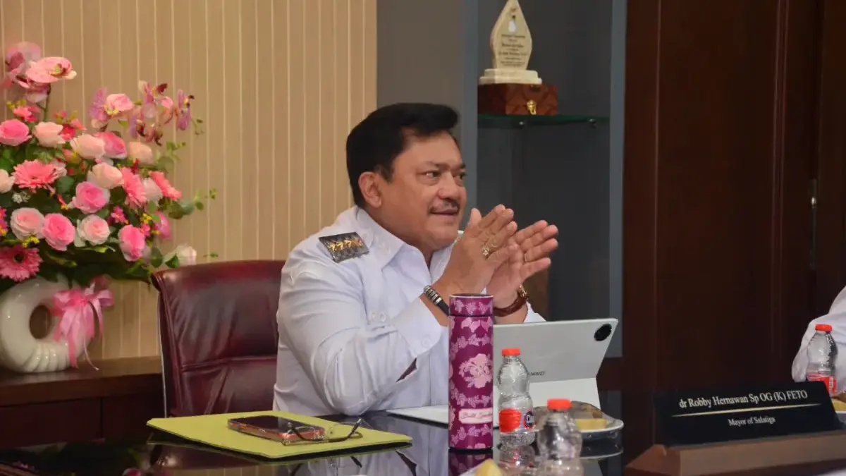 Walikota Salatiga Robby Hernawan Saat Pembinaan Lurah dan Camat. (Pemerintah Kota Salatiga)