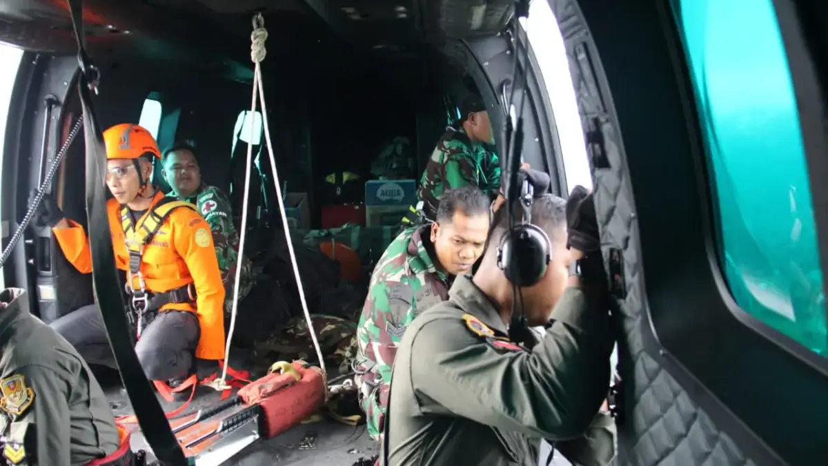Operasi pencarian melibatkan unsur gabungan, antara lain Kodam XIV/Hasanuddin, TNI AU, Polri, AirNav, BMKG, pe