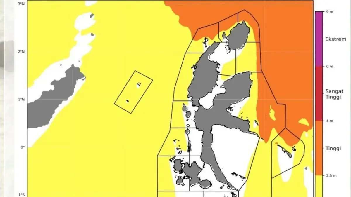 BMKG keluarkan peringataan adanya angin kencang disertai gelombang tinggi di sebagian besar perairan Malut, Sa