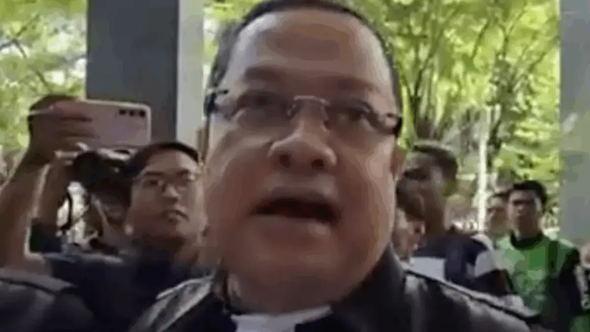 Sidang Lanjutan Kasus Dugaan Korupsi Pengadaan Chromebook Tegang, Nadiem Makarim Dilarang Bicara ke Media Pengacara Nadiem Makarim, Ari Yusuf Amir