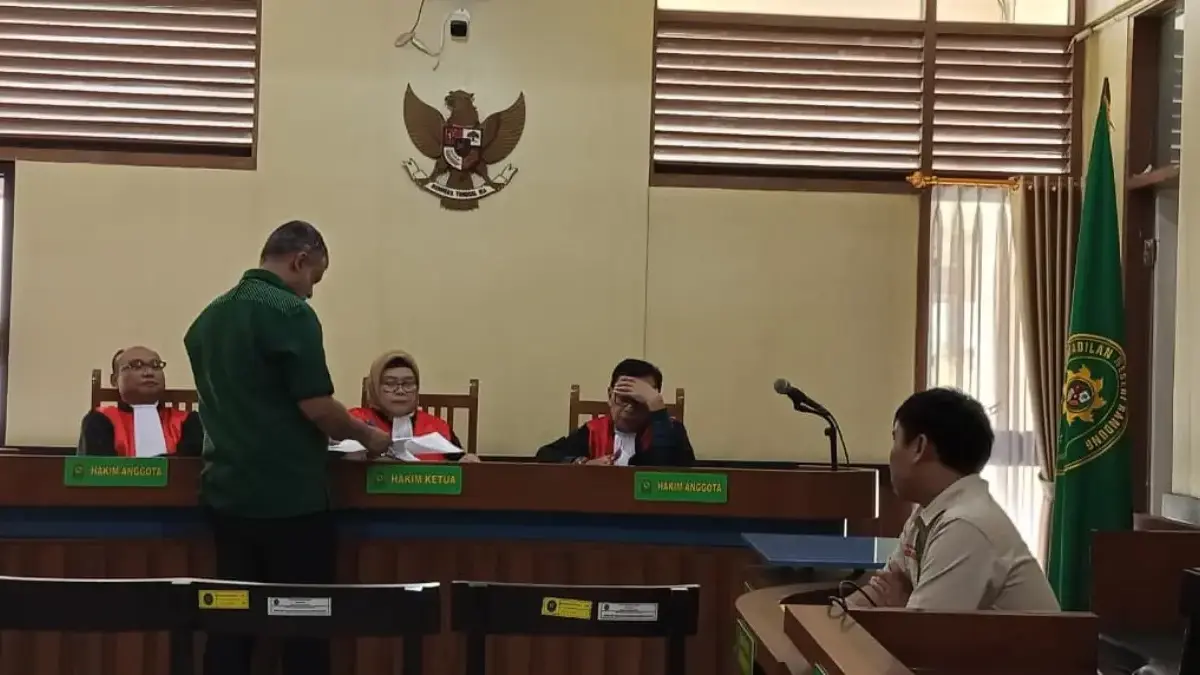 Bupati Cirebon Imron Digugat Mantan Bupati Sunjaya Terkait Utang Piutang Rp35 Miliar Proses berlangsungnya sidang perdana dalam perkara perdata di PN Bandung pada Kamis, 29 Januari 2026.