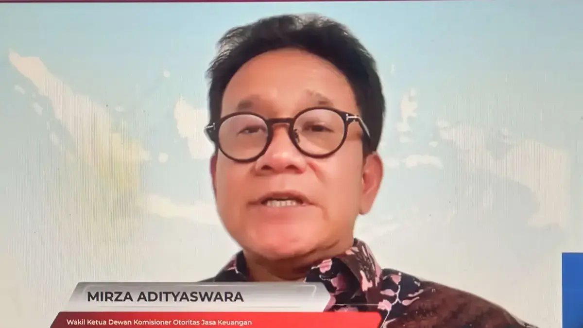 Wakil Ketua Dewan Komisioner Otoritas Jasa Keuangan (OJK) Mirza Adityaswara saat keterangan pers OJK yang disa
