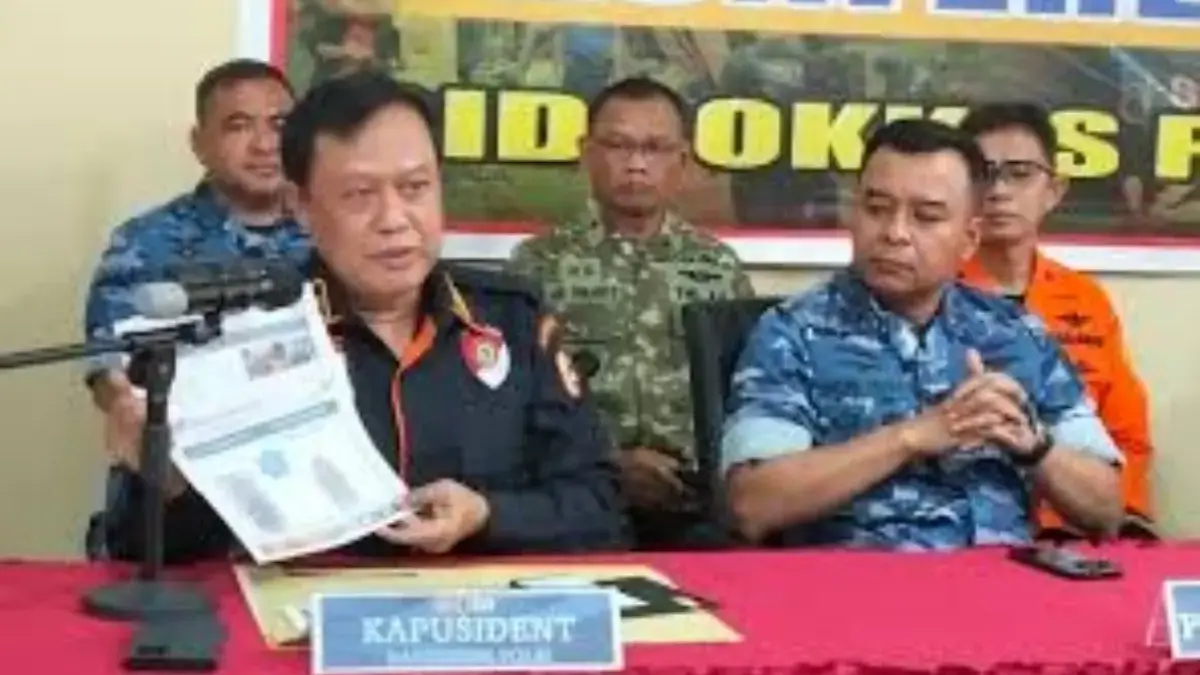 Konferensi pers tim DVI terkait identifikasi korban pesawat ATR 42-500.(Dok. Tim DVI Biddokes Polda Sulsel)