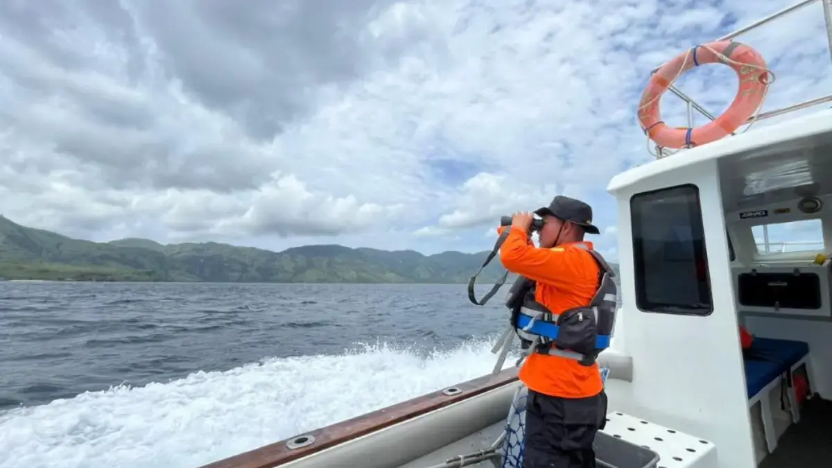 Pencarian Korban KM Putri Sakina Hari ke-7(Foto: SAR Maumere)