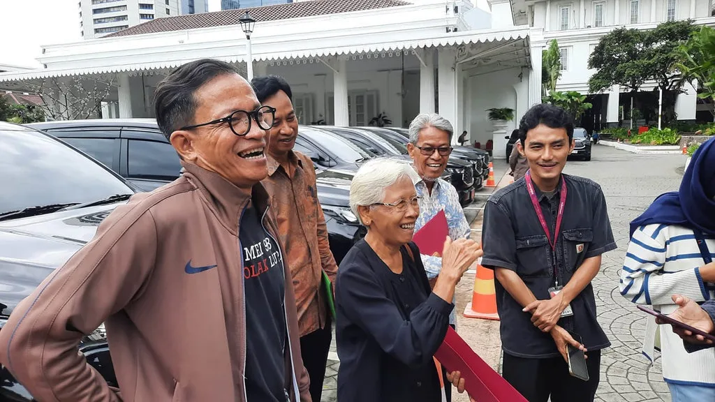 Direktur Eksekutif Amnesty International Indonesia, Usman Hamid, menyambangi Balai Kota Jakarta pada Kamis (22