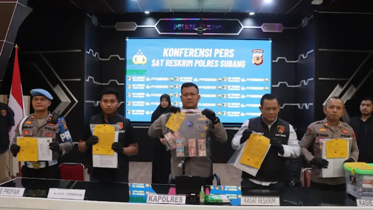 Kapolres Subang Dony Eko Wicaksono saat menggelar jumpa pers