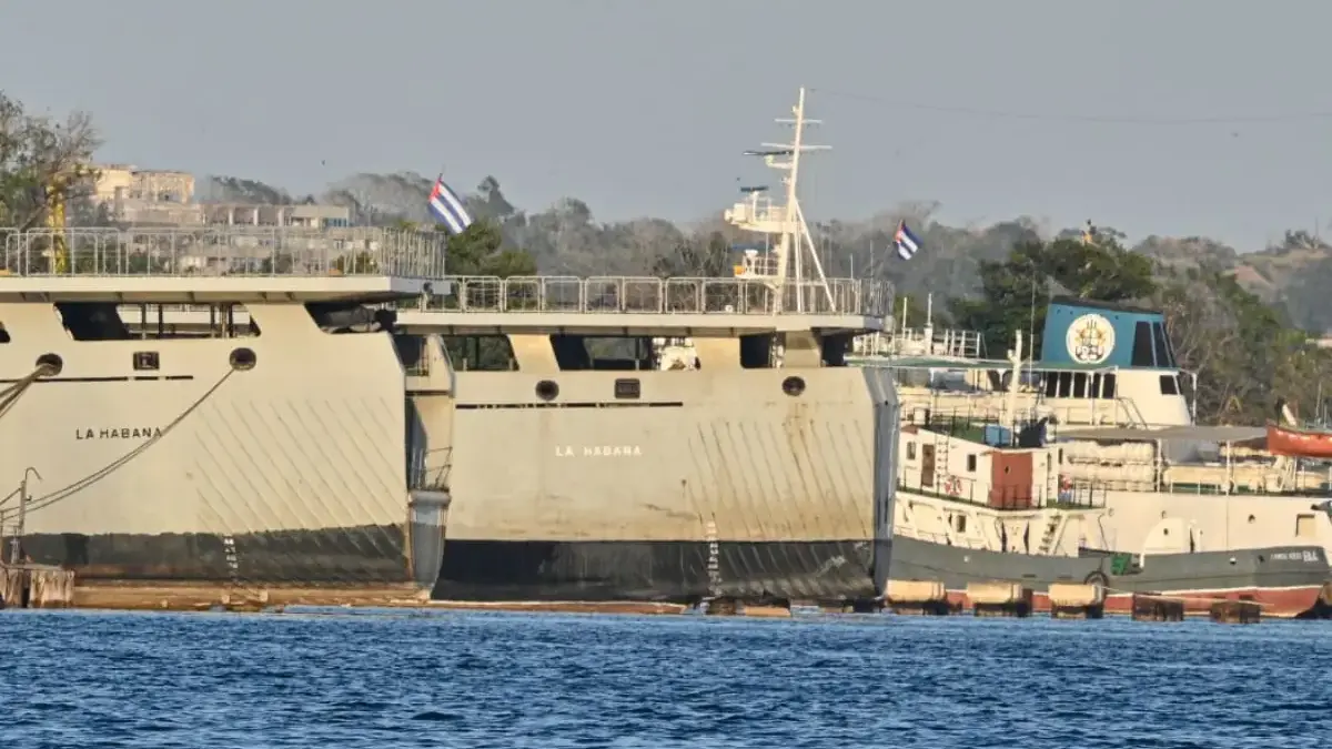Kapal penjaga pantai Kuba berlabuh di pelabuhan Havana pada 25 Februari 2026. (AFP/Adalberto Roque)
