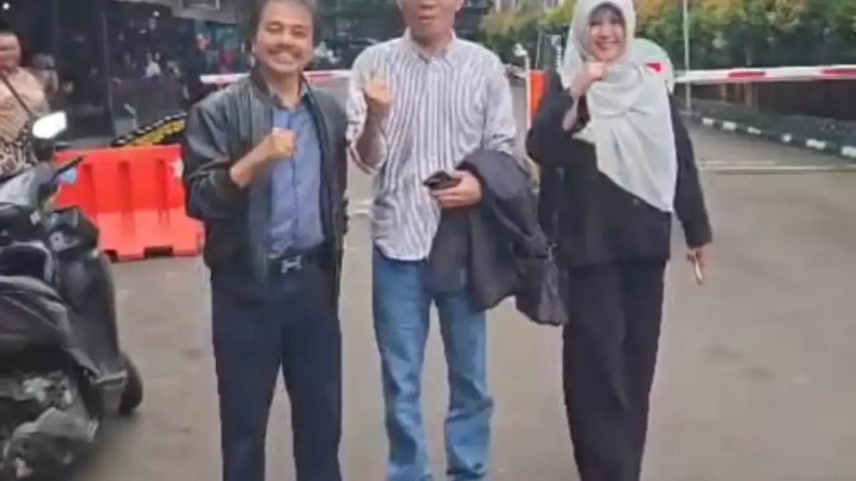 Roy Suryo, Rismon Sianipar dan Tifauzia Tyassuma.(Foto: Istimewa)