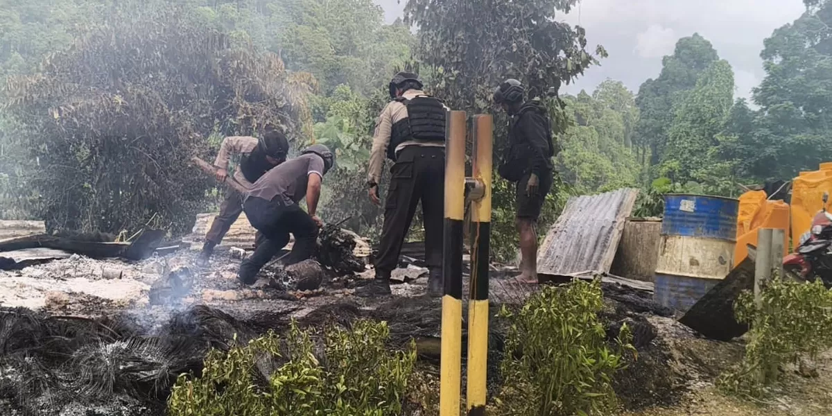Tim gabungan turun ke TKP Pos PT Kristalin Nabire yang diserang KKB hingga menyebabkan dua orang meninggal. (I