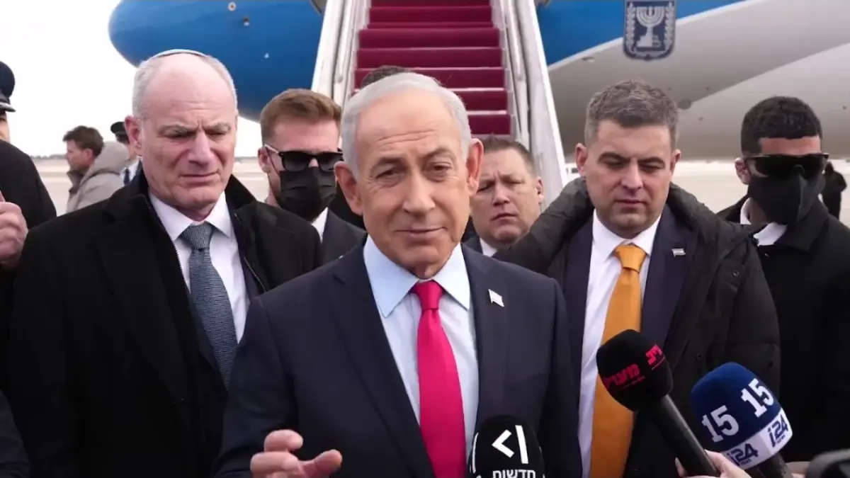 Surat Kabar Yahudi 'Israel Hayom' Pertemuan Trum-Netanyahu Paling Aneh: Kerahasiaan Tanpa Jabat Tangan Perdana Menteri Israel Benjamin Netanyahu