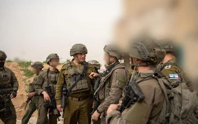 Kepala Staf IDF Letnan. Jenderal. Eyal Zamir bertemu dengan pasukan di Rafah Gaza selatan, 13 Februari 2026.