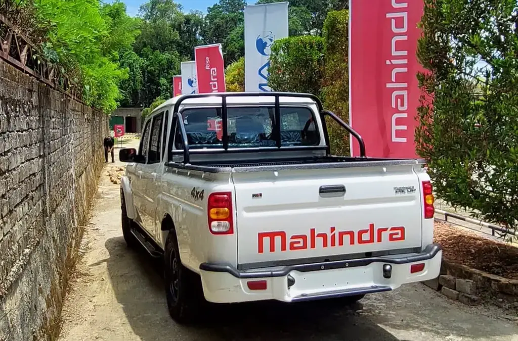 TANGKAPAN LAYAR DARI SITUS MAHINDRA