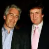 Jeffrey Epstein dan Donald Trump di Mar-a-Lago di Palm Beach, Florida, pada tahun 1997 (Davidoff Studios/Getty