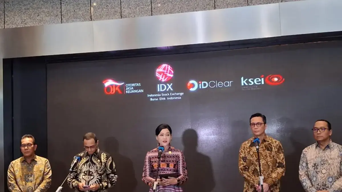 OJK Ungkap Modus Goreng Saham dari Para Pelaku Manipulasi Harga, Termasuk Influencer Jajaran pejabat Otoritas Jasa Keuangan (OJK) bersama pejabat Self-Regulatory Organization (SRO) menggelar Konf