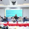 Konferensi pers Polres Metro Jakarta Utara terkait pembunuhan berencana satu keluarga dengan cara meracuni, Ju