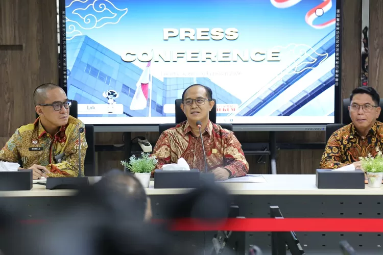 Anak DS Alumni LPDP 'Cukup Saya yang WNI, Anak Jangan' Masih Status WNI, Begini Penjelasan Kemenkum Dirjen Administrasi Hukum Umum (AHU) Widodo saat menanggapi status kewarganegaraan penerima LPDP Arya dan Tyas