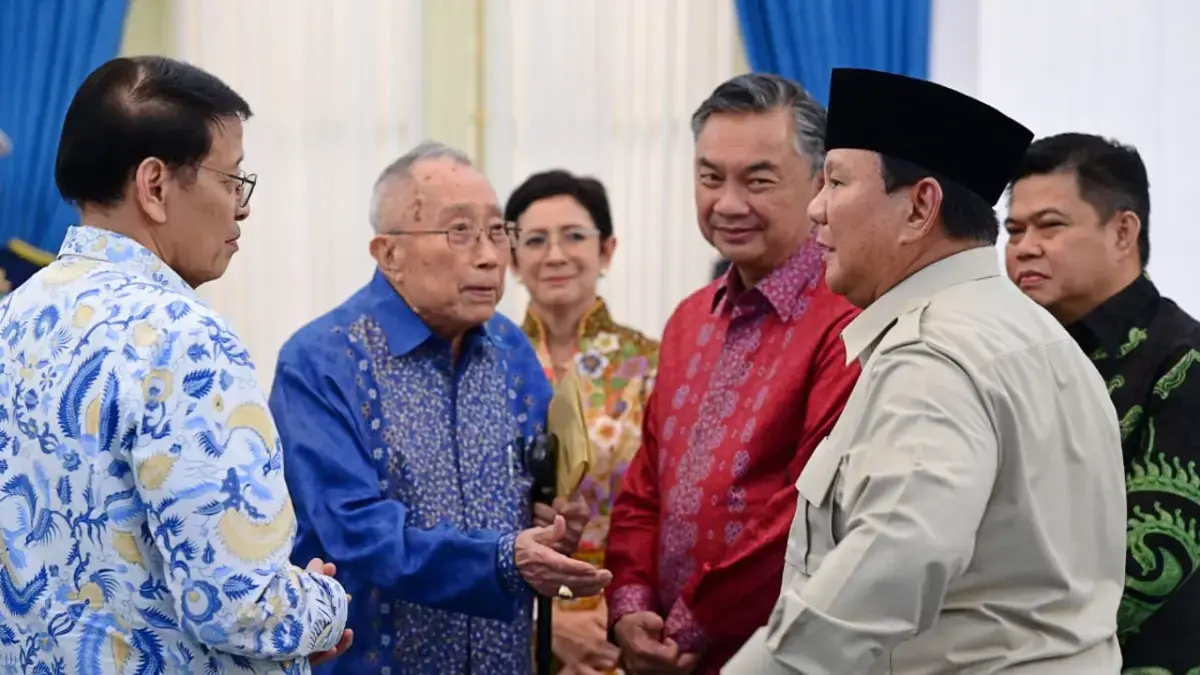 Presiden Prabowo Subianto (kanan) bersama eks Wamenlu Dino Patti Djalal (dua dari kanan). (Foto/BPMI)