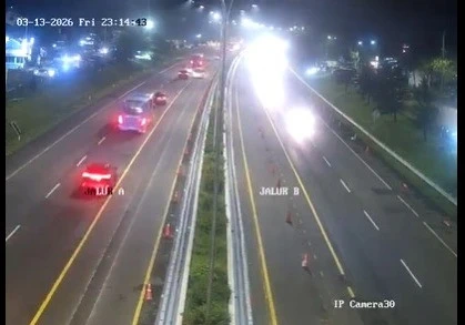 Arus lalu lintas di tol Cipali, Jumat (13/3). (CCTV Kementerian PU)