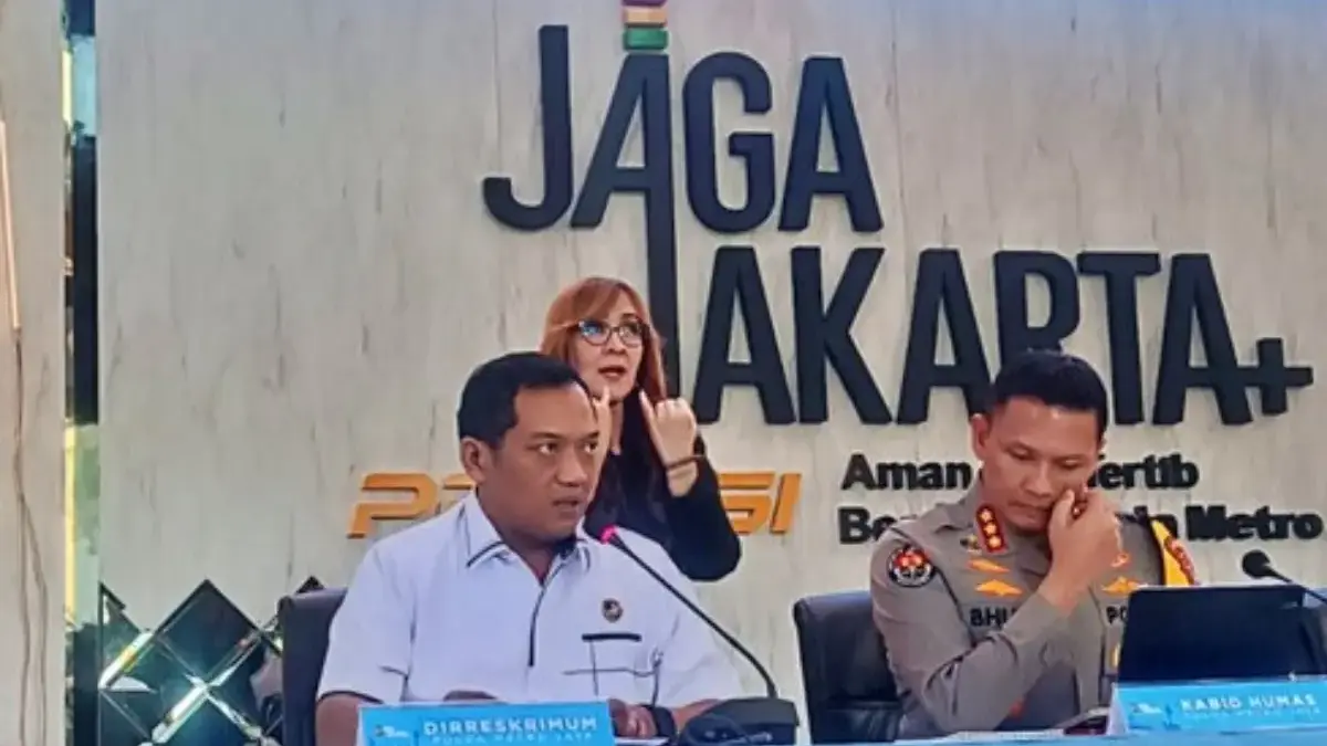 Analisa Nopol Kendaraan Pelaku Penyiraman Air Keras Aktivis KontraS: 260 Kemungkinan dari Nopol yang Muncul Dirkrimum Polda Metro Jaya, Kombes Iman Imanuddin (baju putih) saat konferensi pers di Mapolda Metro Jaya, Jak