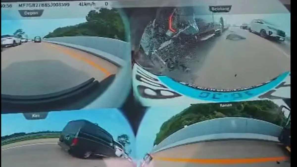 Dashcam Rekam Detik-detik Gede Pasek Suardika Recerita kecelakaan (Foto: Fb Gede Pasek Suardika)