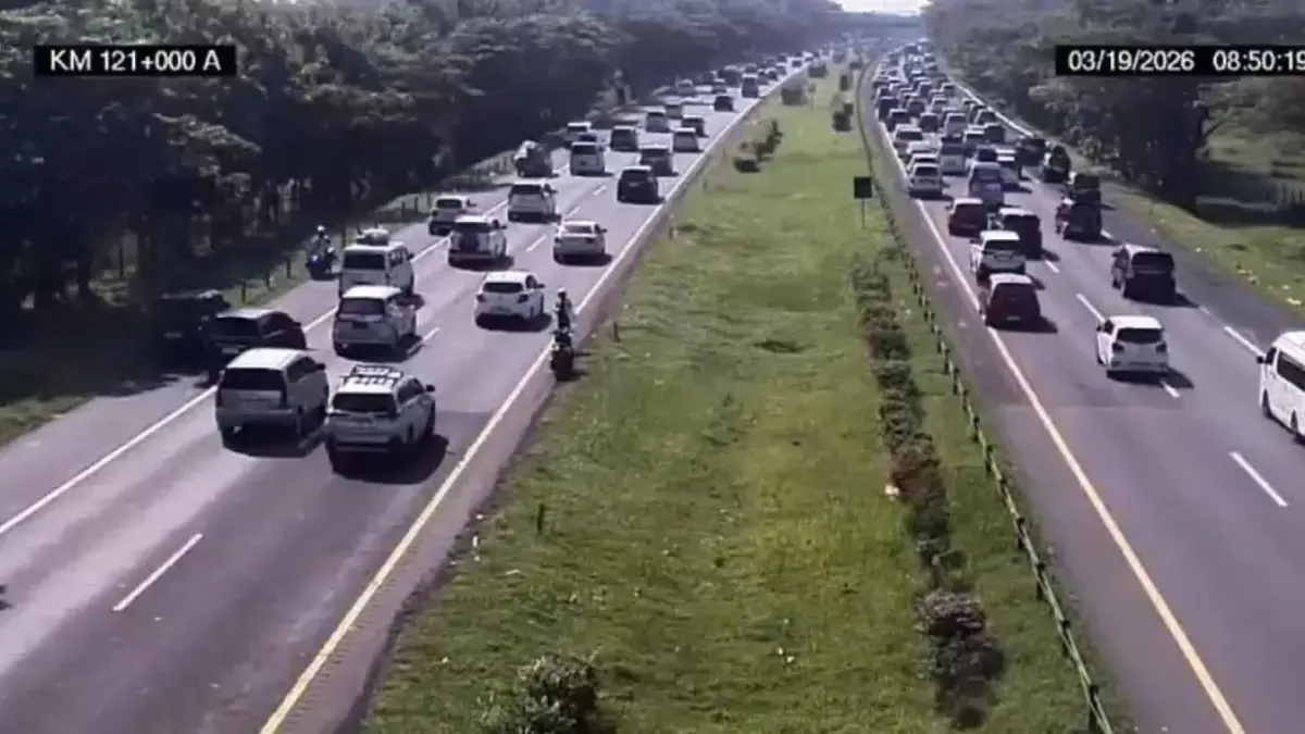 Arus lalu lintas dengan skema one way di ruas Tol Cikopo–Palimanan (Cipali) terpantau ramai lancar hingga Kami