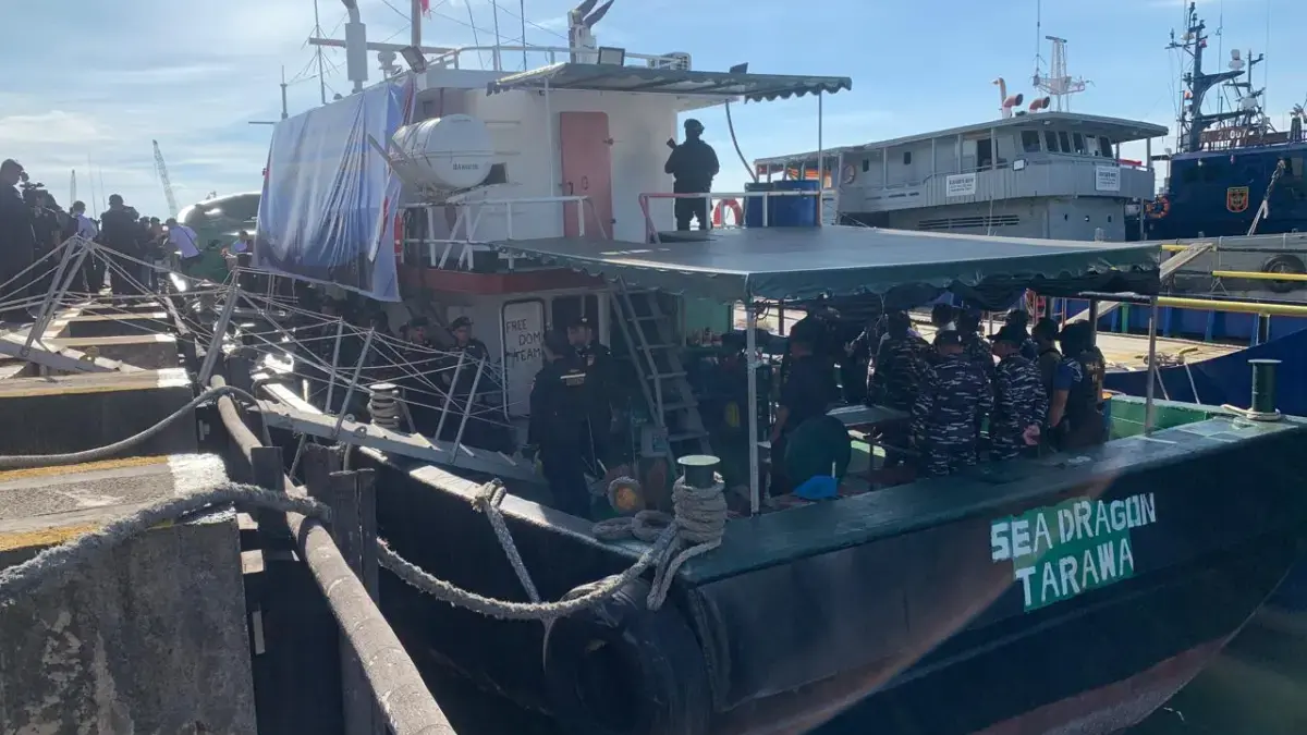 Kapal Sea Dragon Tarawa