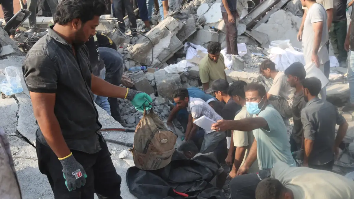 Kondisi setelah serangan Israel menghantam sebuah sekolah dasar putri di Minab, provinsi Hormozgan selatan. Ir