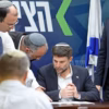 Menteri Keuangan Israel Bezalel Smotrich menghadiri pertemuan di parlemen, Knesset, di Yerusalem (Gil Cohen-Ma