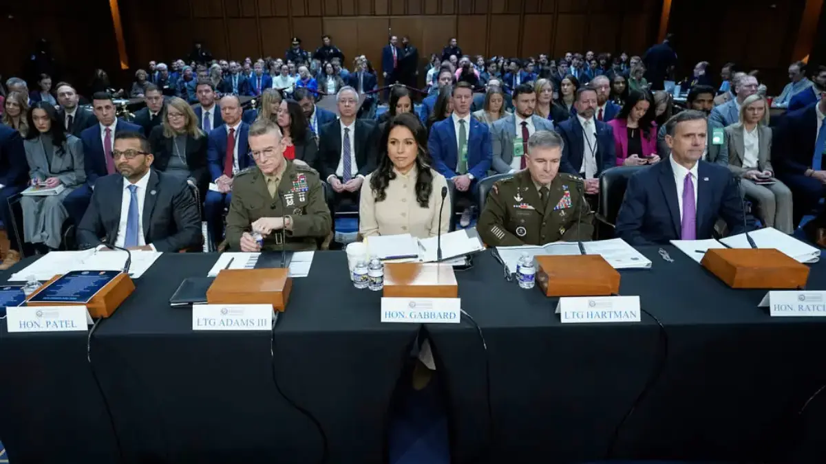 (Dari kiri) Direktur FBI Kash Patel, Direktur Badan Intelijen Pertahanan James Adams, Direktur Intelijen Nasio
