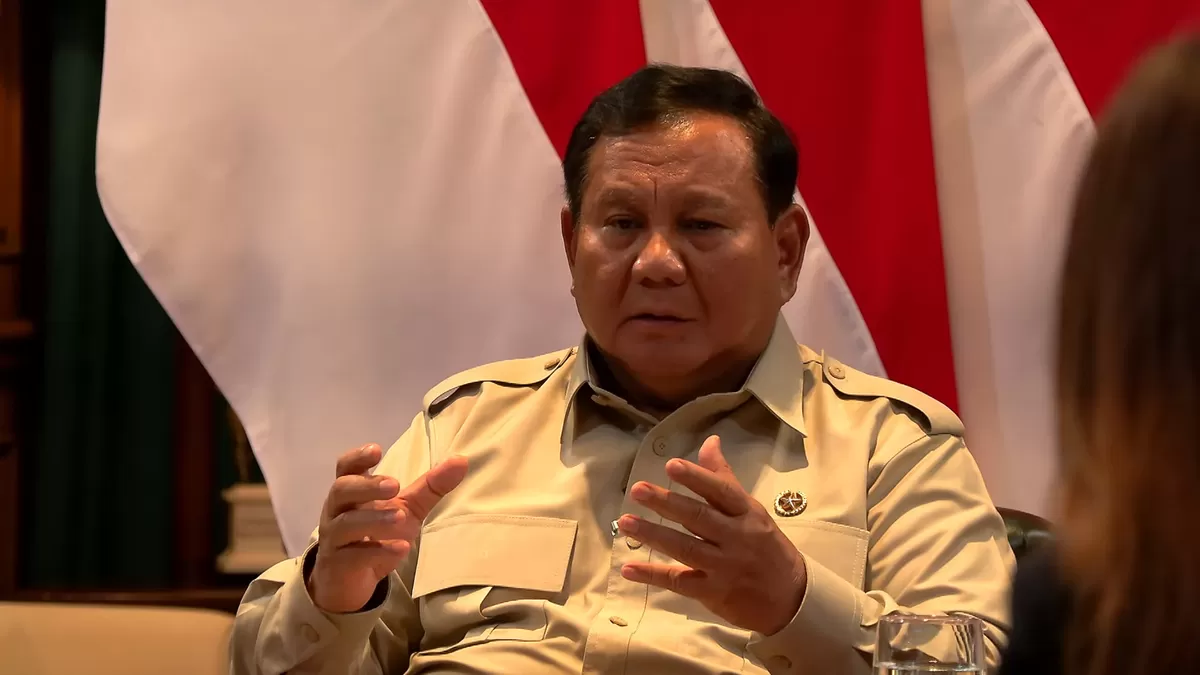 Prabowo: Jika Kita Terlalu Naif, Engga Siap Perang, Justru akan Dihabisi Presiden Prabowo dalam sesi tanya jawab bersama jurnalis dan pakar di kediamannya, kawasan Hambalang, Bogor, K