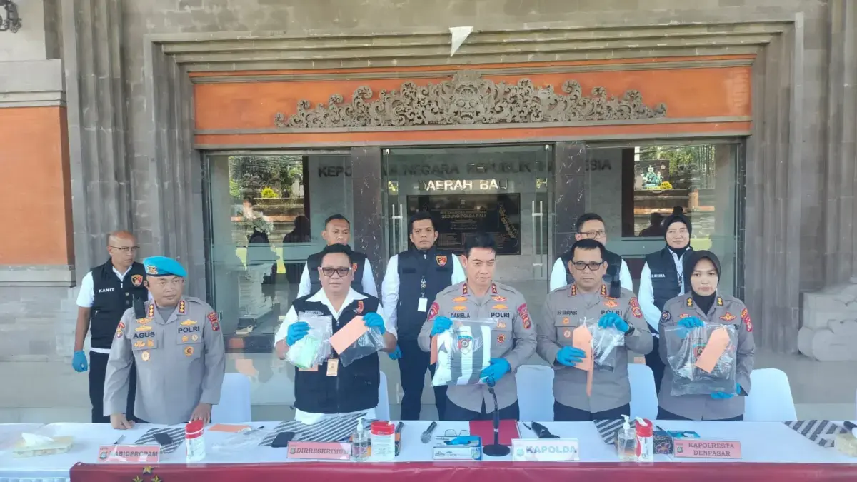 Polda Bali Beber Kasus Penculikan dan Mutilasi WNA Asal Ukraina, Motif Utama Masih Didalami Kepolisian Bali menetapkan tujuh WNA sebagai tersangka penculikan dan mutilasi WNA Ukraina Igor Komarov.