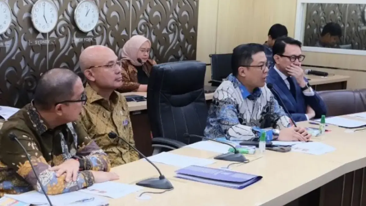 Menteri Luar Negeri Sugiono memimpin pertemuan virtual dengan para dubes RI di Timur Tengah. (Foto: Kementeria