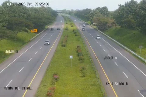 Sistem One Way dari GT Cikatama-Kalikangkung Telah Berakhir H-1 Lebaran 2026, arus mudik di ruas Tol Cikopo–Palimanan (Cipali) terpantau mengalami penurunan signifikan pa