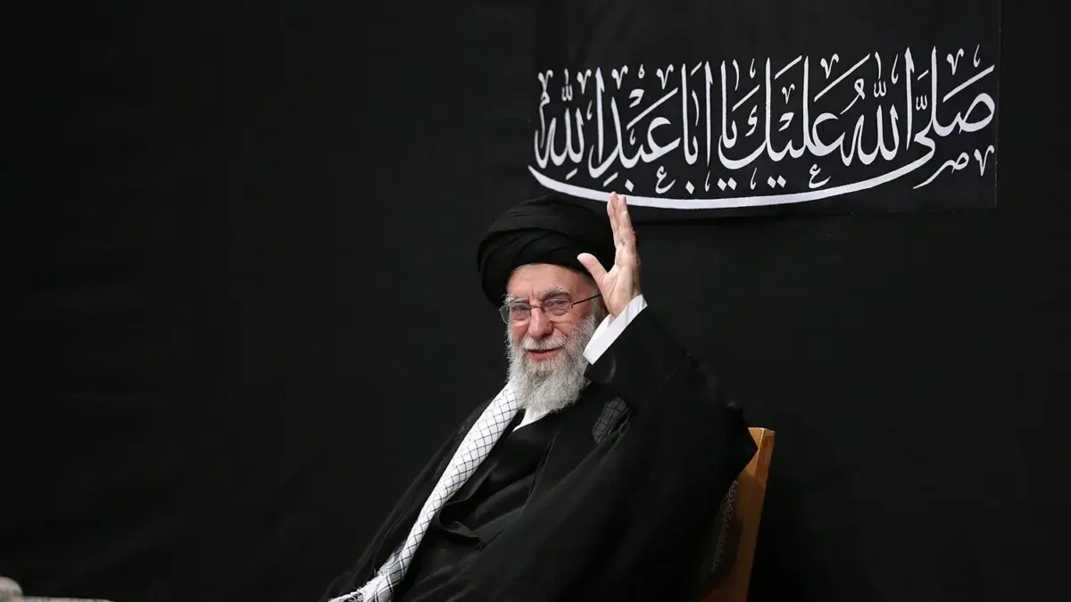 Ayatollah Ali Khamenei (KANTOR PEMIMPIN TERTINGGI IRAN/GETTY IMAGES)