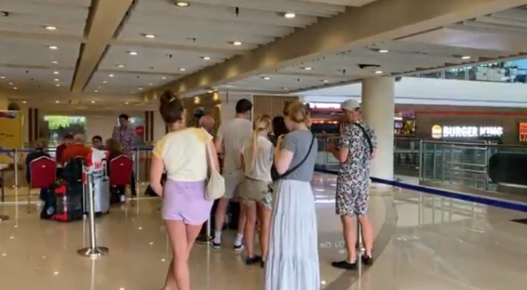 Jadwal Penerbangan di Bandara I Gusti Ngurah Rai Terdampak Serangan Udara Amerika Serikat-Israel ke Iran Sejumlah penerbangan internasional di Bandara Internasional I Gusti Ngurah Rai mengalami penundaan dan pembata