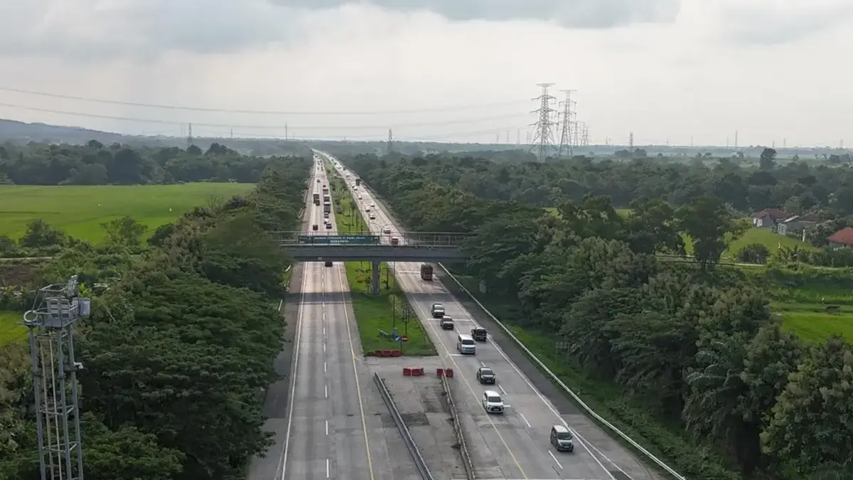 H-6 Lebaran 2026: 40.000 Kendaraan Melintasi Cikopo Menuju Cirebon Tol Cipali 15 Maret 2026 sore: 40 ribu kendaraan menuju Cirebon. (ASTRA Tol Cipali)