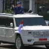 Mobil dinas kebanggaan Presiden Prabowo buatan Pindad dengan harga Rp 1 miliar sudah dilengkapi dengan feature