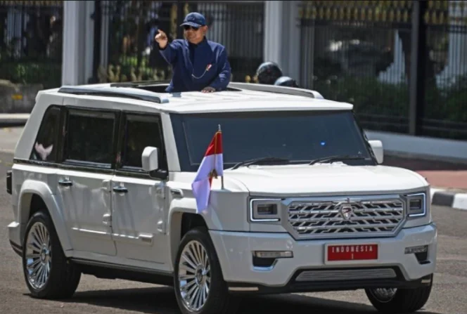 Prabowo Singgung Mobil Dinas Kepala Daerah Rp8 Miliar: Lebih Mahal dari Maung Mobil dinas kebanggaan Presiden Prabowo buatan Pindad dengan harga Rp 1 miliar sudah dilengkapi dengan feature